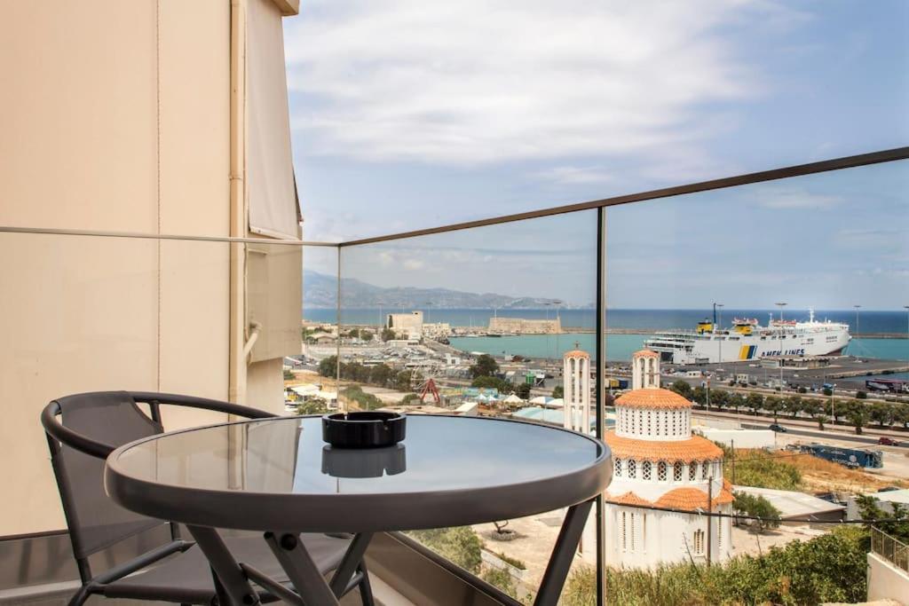 Minimal Loft Art With Sea View Over Heraklion Harbour Exterior foto